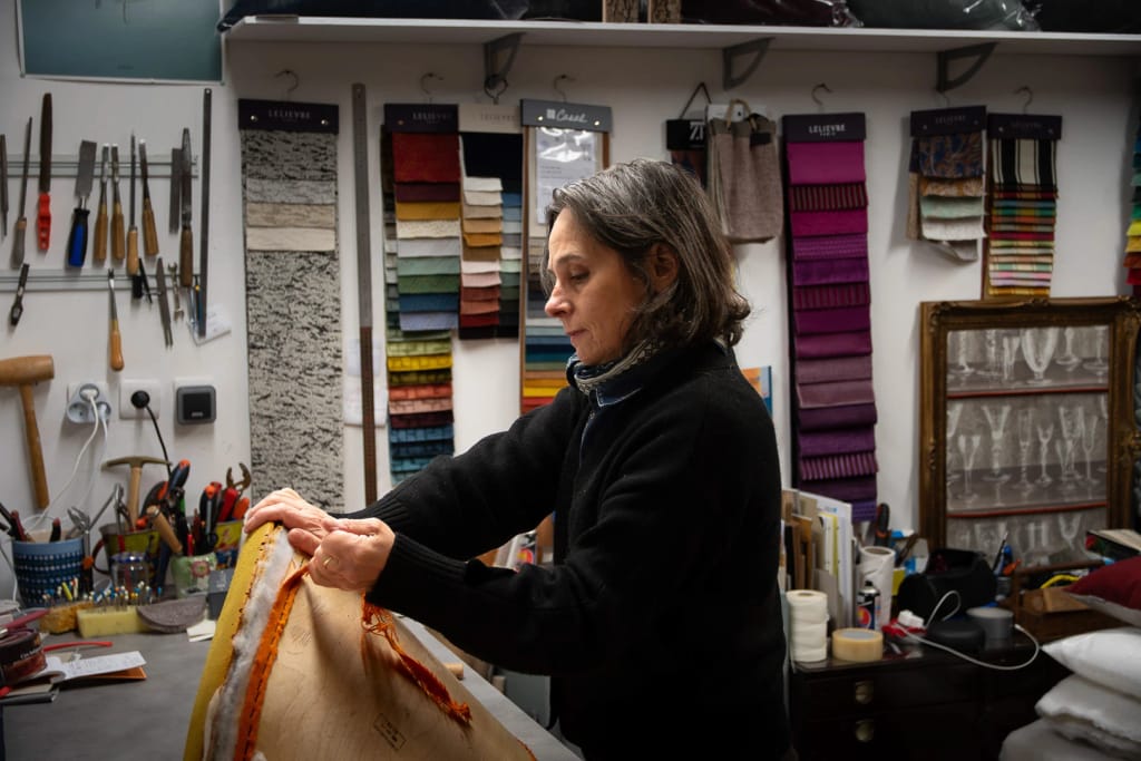 Reportage métier, artisane tapissière : portrait professionnel