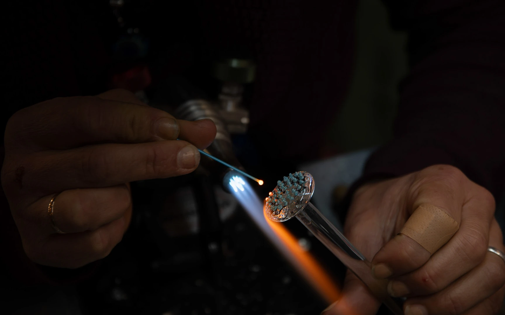 Portrait professionnel fileuse de verre pour forfait focus